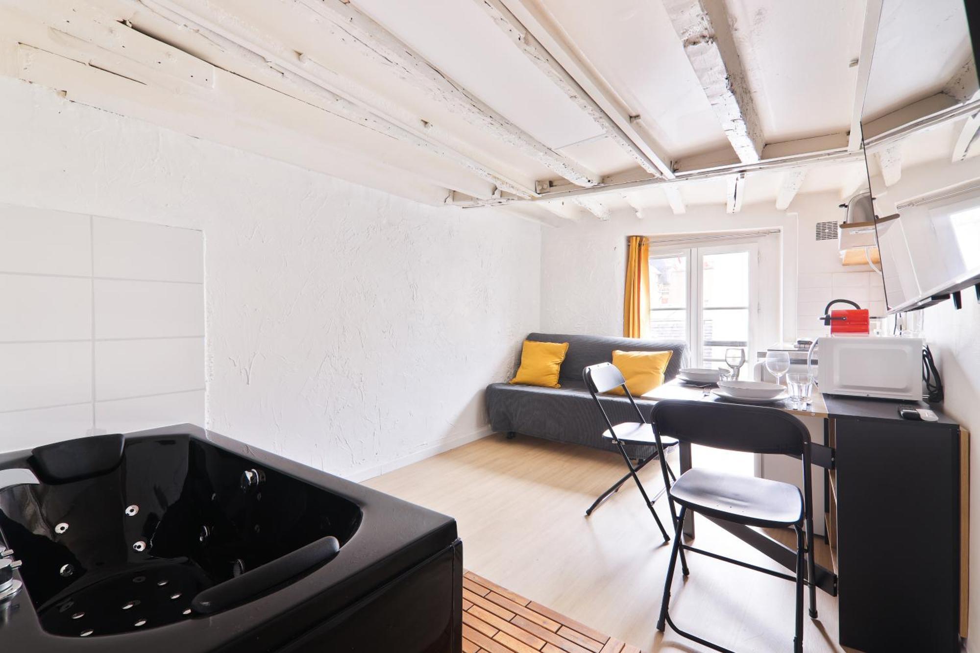 Quartier Saint-michel Notre-dame 3 Free Netflix * Paris